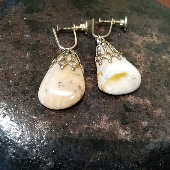 Vintage gold/stone screw on earrings